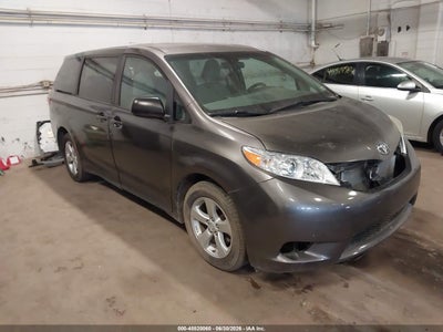 TOYOTA SIENNA 2017