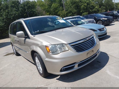CHRYSLER TOWN & COUNTRY 2015