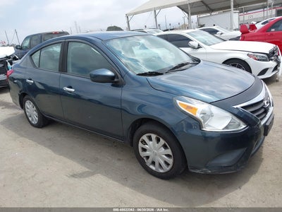 NISSAN VERSA 2017