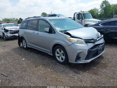 TOYOTA SIENNA 2018