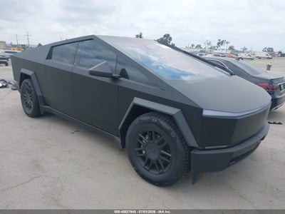 TESLA CYBERTRUCK 2026