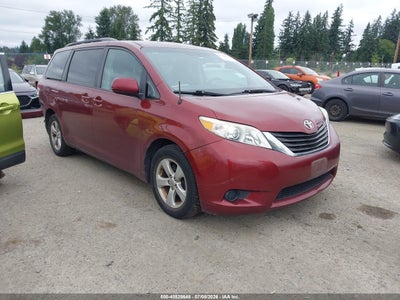 TOYOTA SIENNA 2012