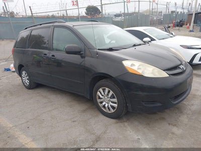 TOYOTA SIENNA 2010