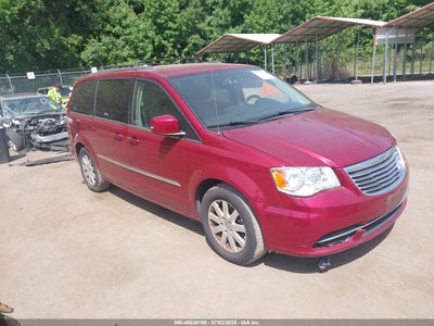 CHRYSLER TOWN & COUNTRY 2016
