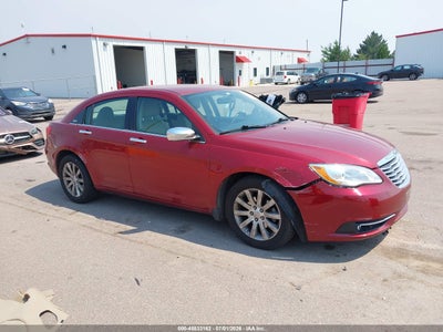 CHRYSLER 200 2013