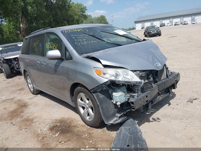 TOYOTA SIENNA 2015