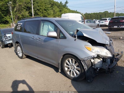 TOYOTA SIENNA 2011