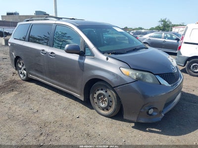 TOYOTA SIENNA 2011