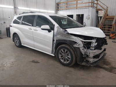 TOYOTA SIENNA 2025