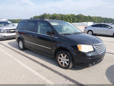 CHRYSLER TOWN & COUNTRY 2010