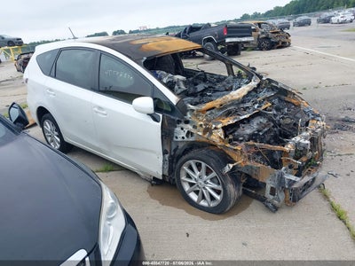 TOYOTA PRIUS V 2012