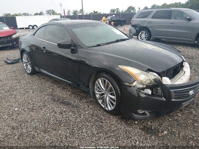 INFINITI G37 2011