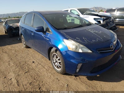 TOYOTA PRIUS V 2013