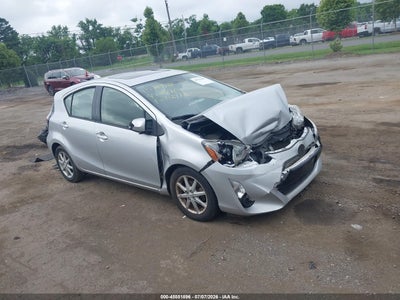 TOYOTA PRIUS C 2015