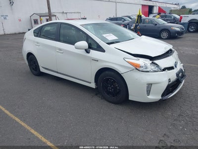 TOYOTA PRIUS 2015