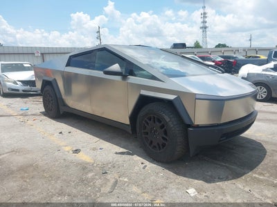 TESLA CYBERTRUCK 2024