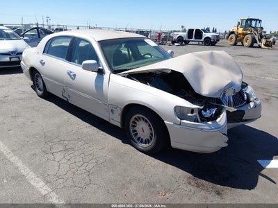 LINCOLN TOWN CAR 2001