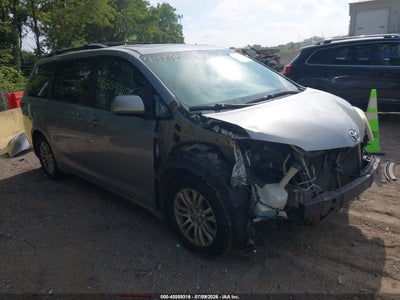 TOYOTA SIENNA 2015