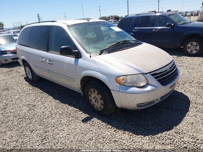 CHRYSLER TOWN & COUNTRY 2006