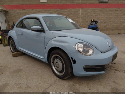 VOLKSWAGEN BEETLE 2012