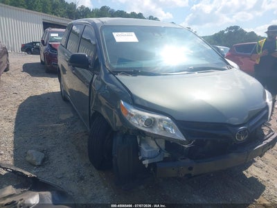 TOYOTA SIENNA 2018