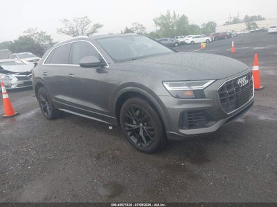 AUDI Q8 2021