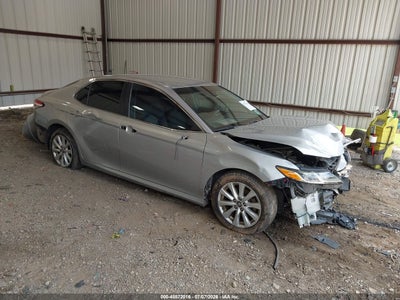 TOYOTA CAMRY 2018