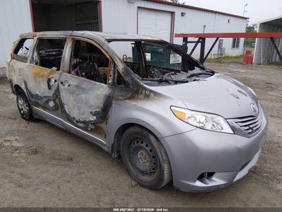 TOYOTA SIENNA 2017