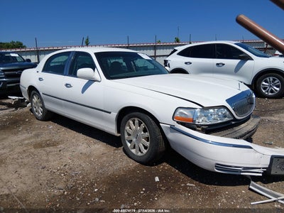 LINCOLN TOWN CAR 2010