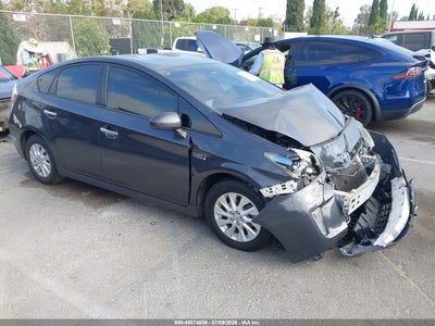 TOYOTA PRIUS PLUG-IN 2015