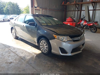 TOYOTA CAMRY 2012