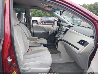 TOYOTA SIENNA 2014