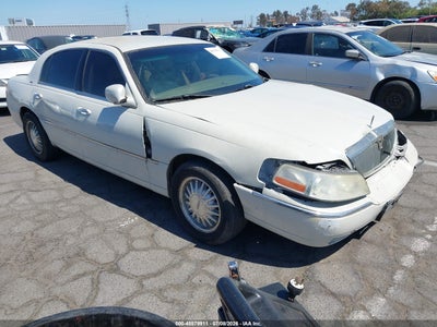 LINCOLN TOWN CAR 2004