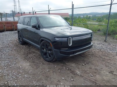 RIVIAN R1S 2025