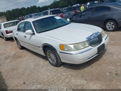 LINCOLN TOWN CAR 2002