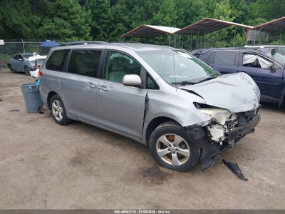 TOYOTA SIENNA 2013