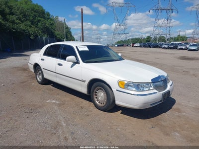 LINCOLN TOWN CAR 2000