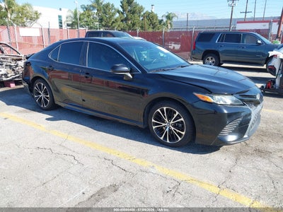 TOYOTA CAMRY 2018