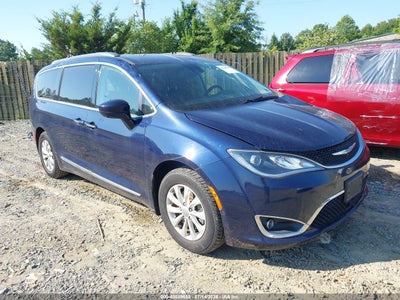CHRYSLER PACIFICA 2018