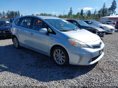 TOYOTA PRIUS V 2013