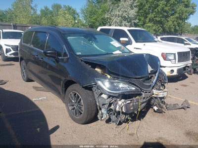 CHRYSLER PACIFICA 2017