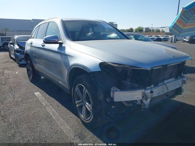 MERCEDES-BENZ GLC 300 2022