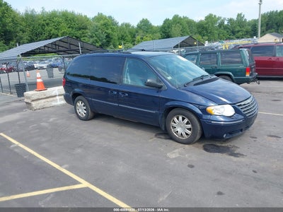 CHRYSLER TOWN & COUNTRY 2005