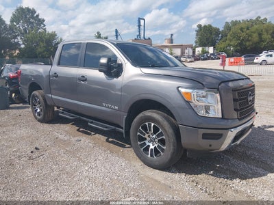 NISSAN TITAN 2024