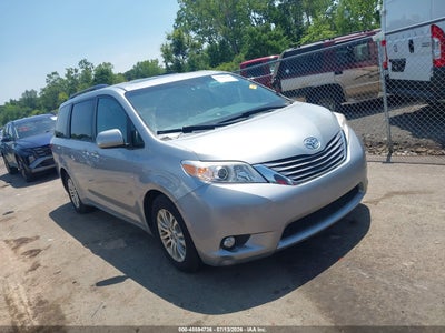 TOYOTA SIENNA 2016