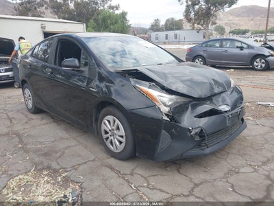 TOYOTA PRIUS 2017