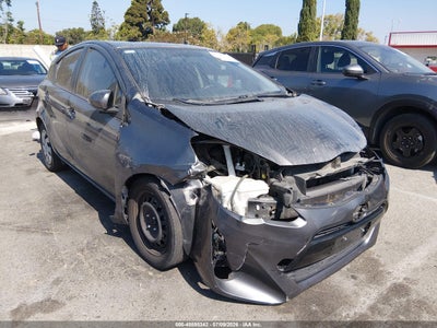 TOYOTA PRIUS C 2015