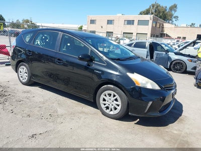 TOYOTA PRIUS V 2013