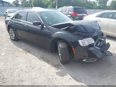 CHRYSLER 300 2017