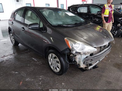 TOYOTA PRIUS C 2015